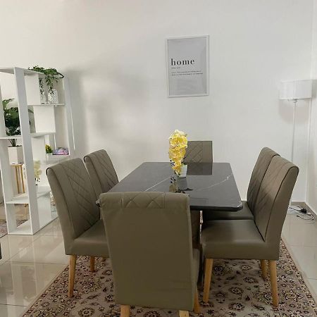 Safiyya Homestay Kluang Exteriör bild