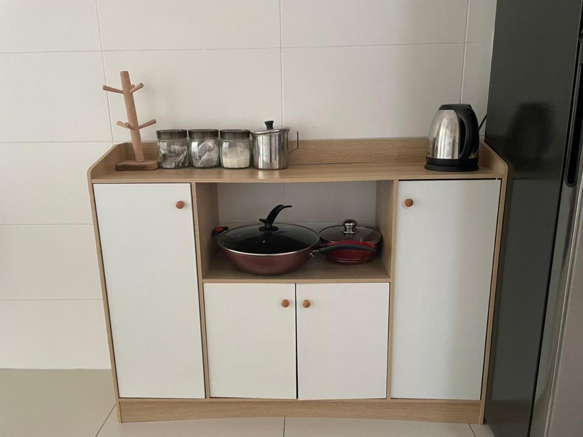 Safiyya Homestay Kluang Exteriör bild